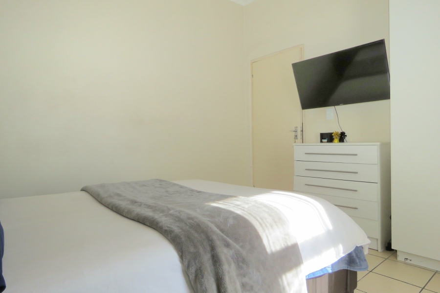 2 Bedroom Property for Sale in Parklands Western Cape